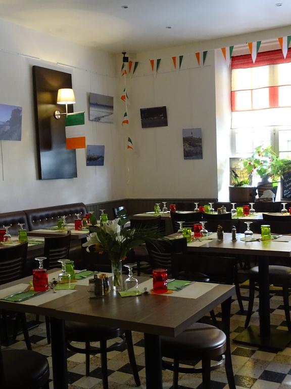 Hotel Restaurant Du Commerce La Gouesnière Buitenkant foto