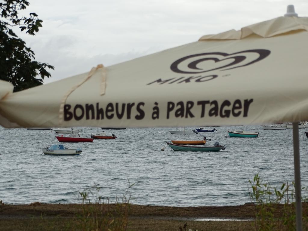Hotel Restaurant Du Commerce La Gouesnière Buitenkant foto