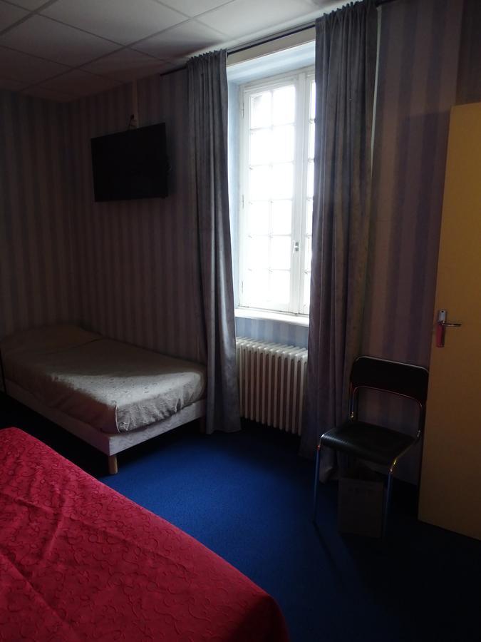 Hotel Restaurant Du Commerce La Gouesnière Buitenkant foto